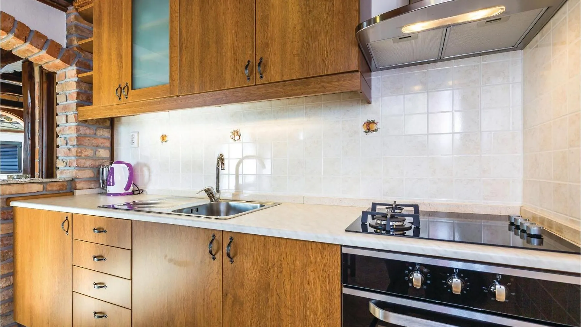 Beautiful Home In Lovran With Kitchen بيت للعطل